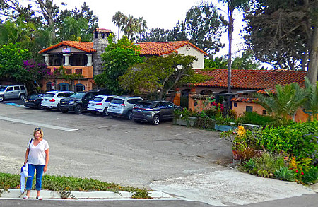 Les Artistes Hotel with Patty in front