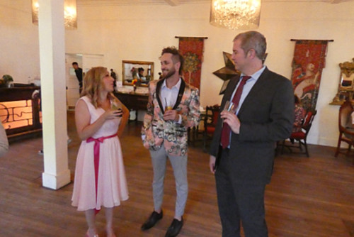 Jennifer, Mike - the friend & hairdresser, Job