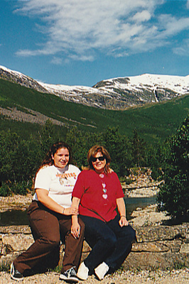 Danielle & Patty hiking in Hellesylt