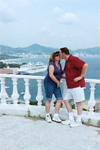 Patty & Craig kissing