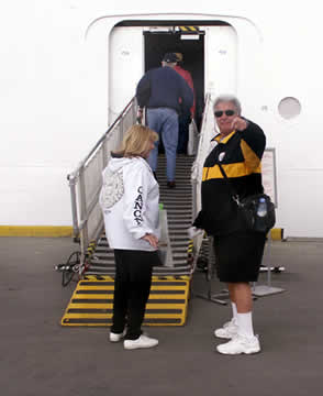 Roni & Steve say goodby to Ushuaia