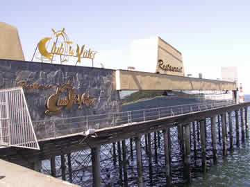 Resturant in the harbor