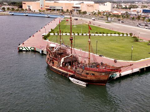 harbor cruise transportation