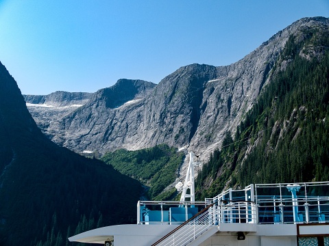 Glacier cuts in the mountain
