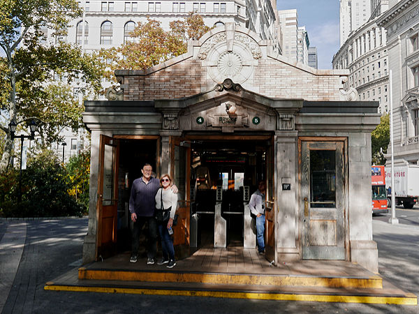 Bowling Green subway entrance