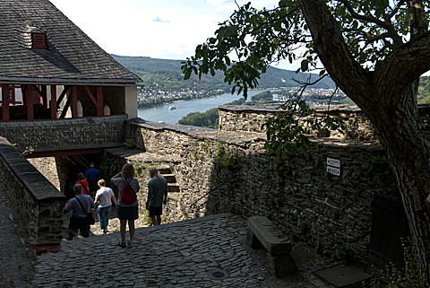 Courtyard facing back toward Gate 3 entrance