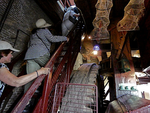 Interior windmill staircase