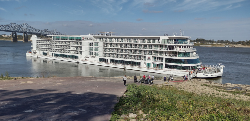 Mississippi Viking docked at Natchez, MS