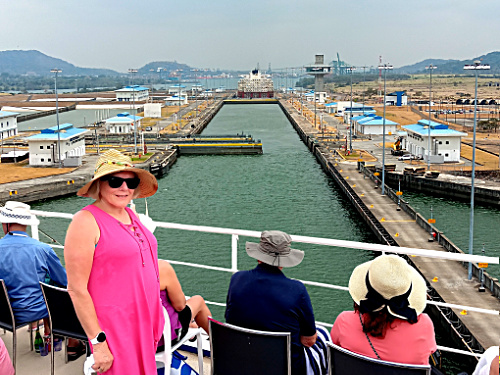 Entering 1st lock Mira Flora - Western side