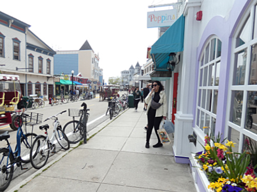 carless Main Street - bicycles & horses